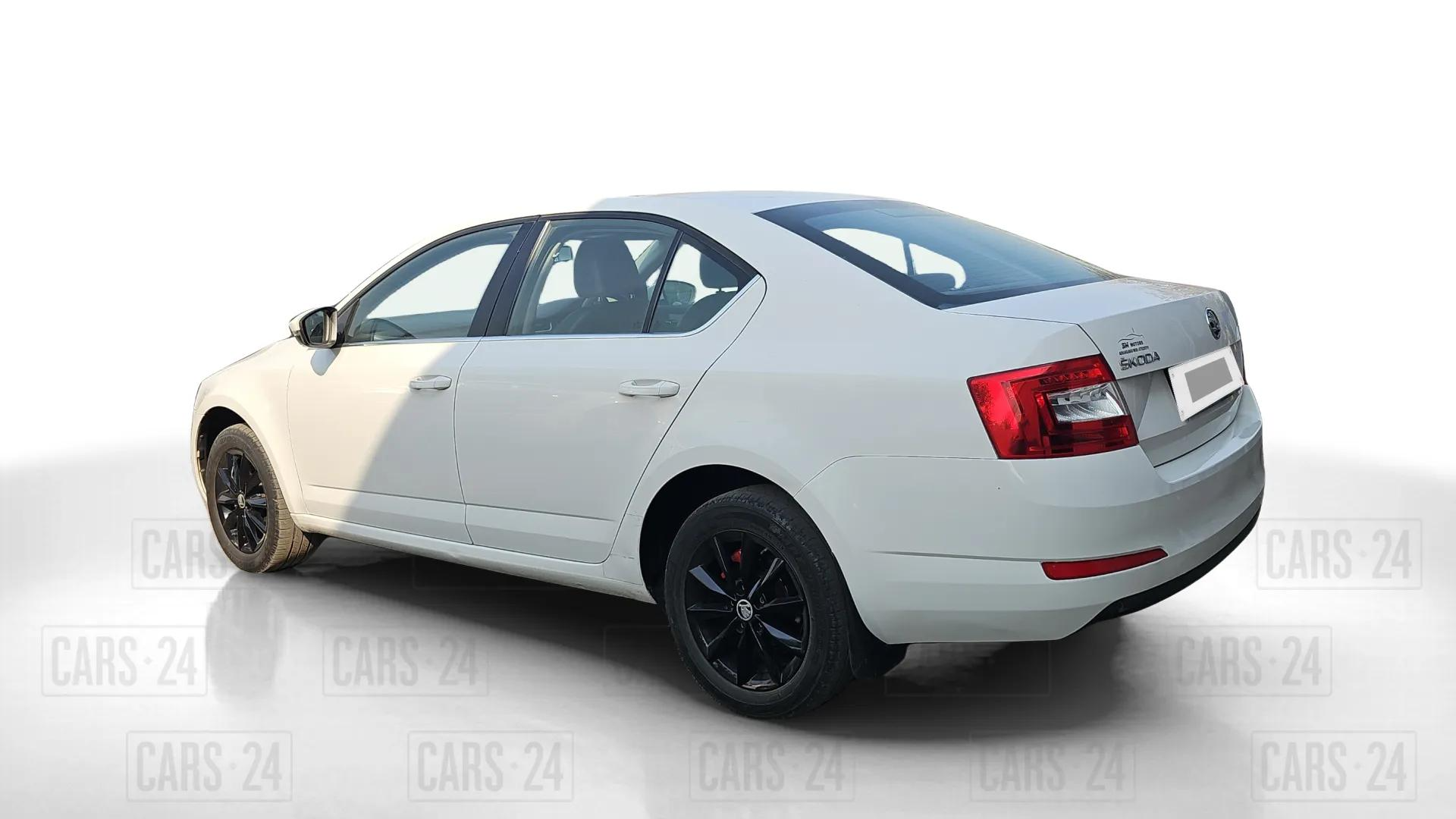 2015 Skoda Octavia ELEGANCE 2.0 TDI AT, Diesel, Automatic, 96,000 km, Left Back Diagonal