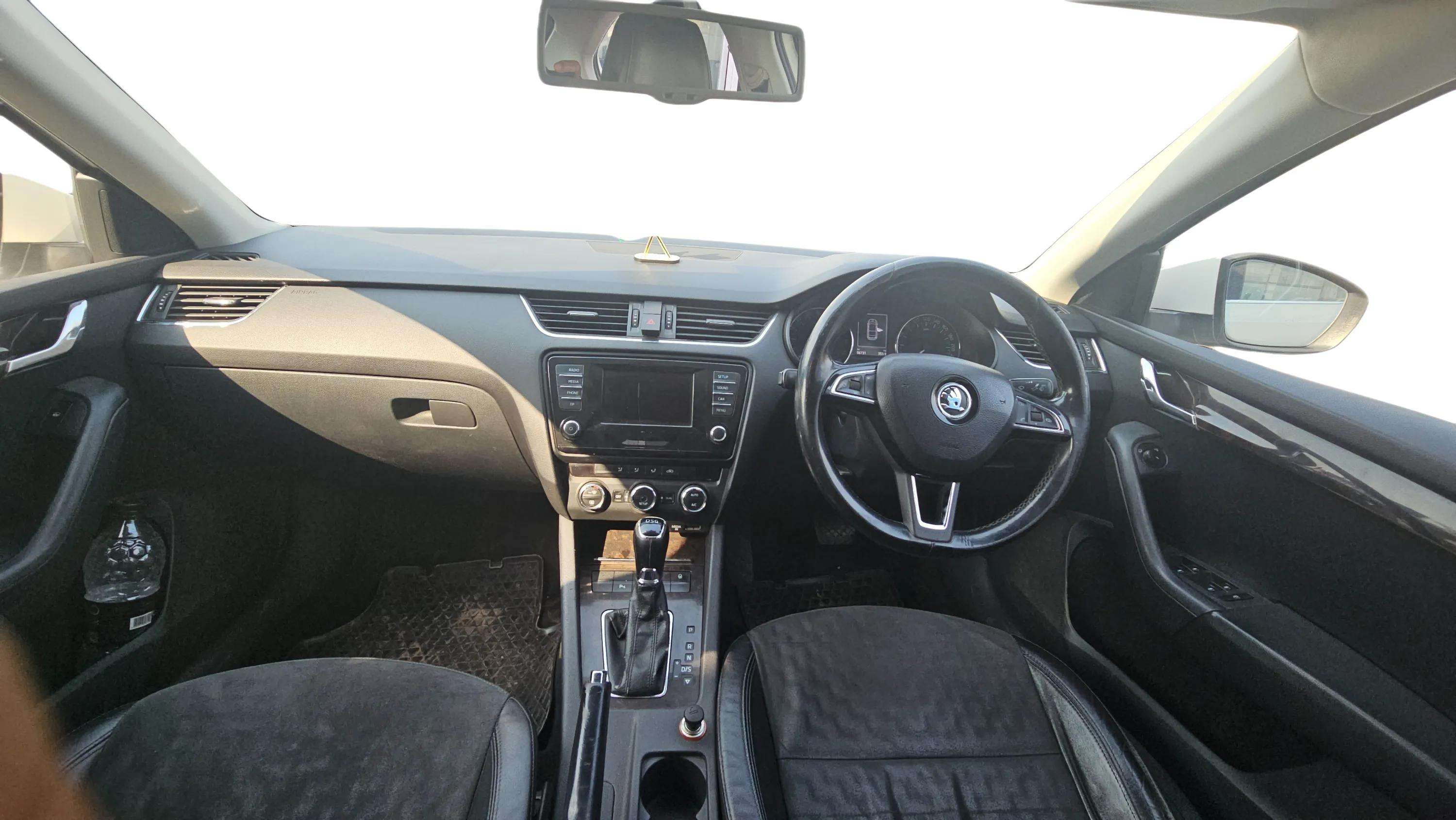 2015 Skoda Octavia ELEGANCE 2.0 TDI AT, Diesel, Automatic, 96,000 km, Dashboard