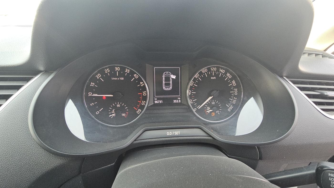 2015 Skoda Octavia ELEGANCE 2.0 TDI AT, Diesel, Automatic, 96,000 km, Odometer Image