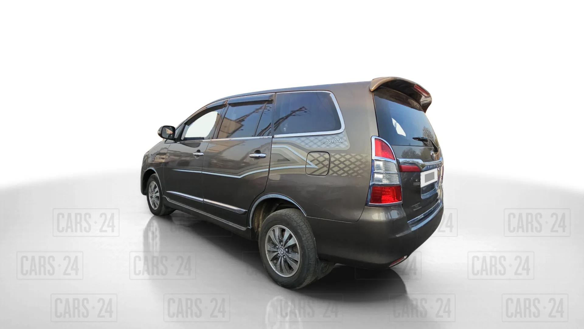 2015 Toyota Innova 2.5 VX 7 STR, Diesel, Manual, 89,000 km, Left Back Diagonal