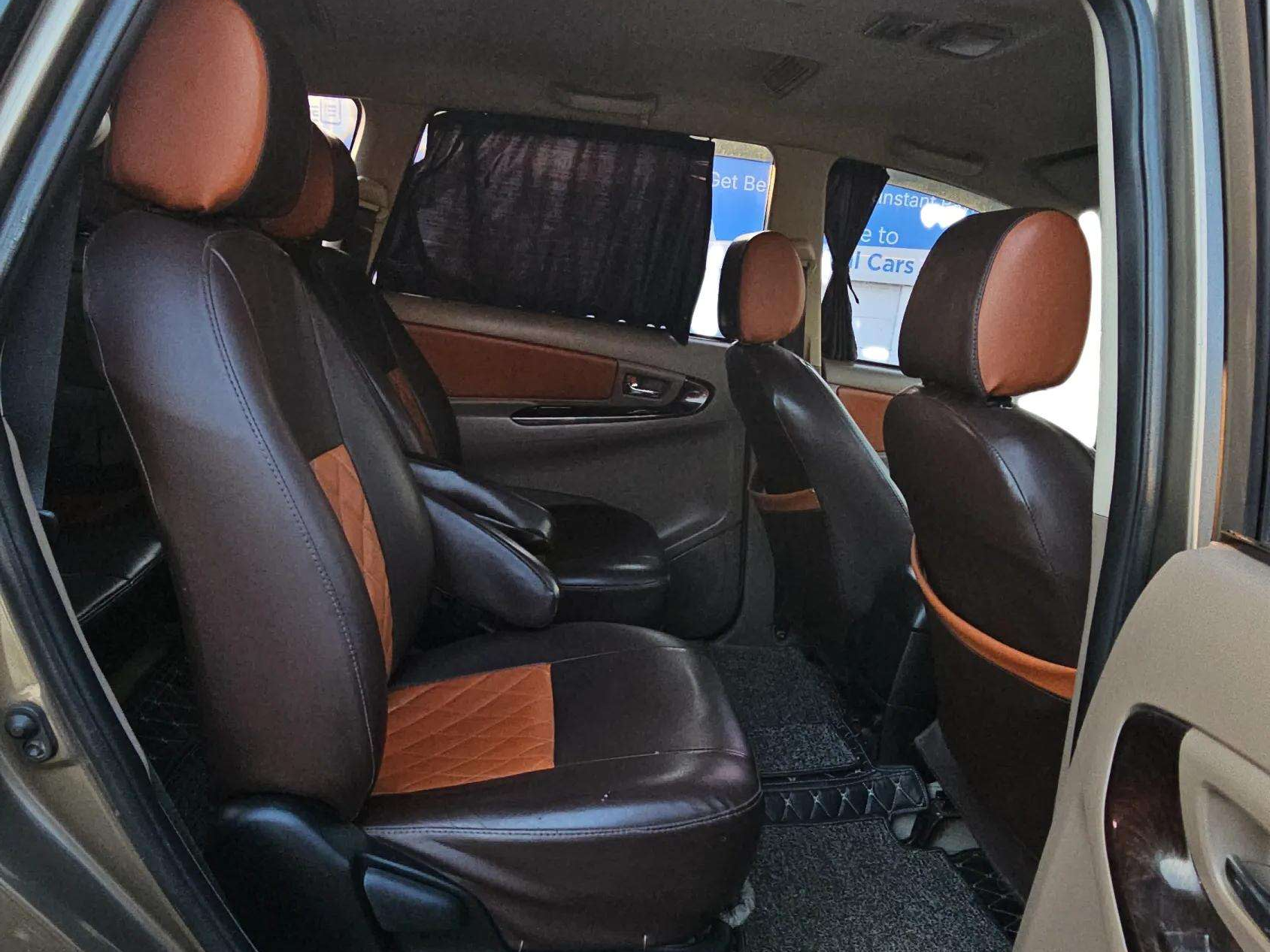 2015 Toyota Innova 2.5 VX 7 STR, Diesel, Manual, 89,000 km, Right Side Rear Door Cabin