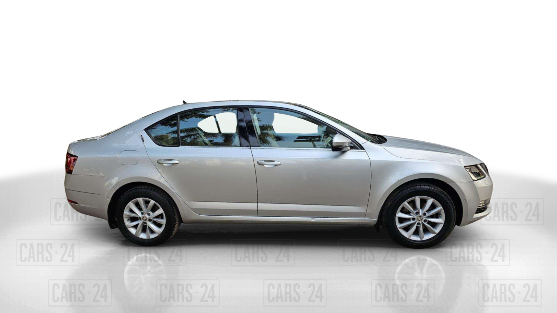 2017 Skoda Octavia 2.0 TDI L&K AT, Diesel, Automatic, 1,13,236 km, Right Side View