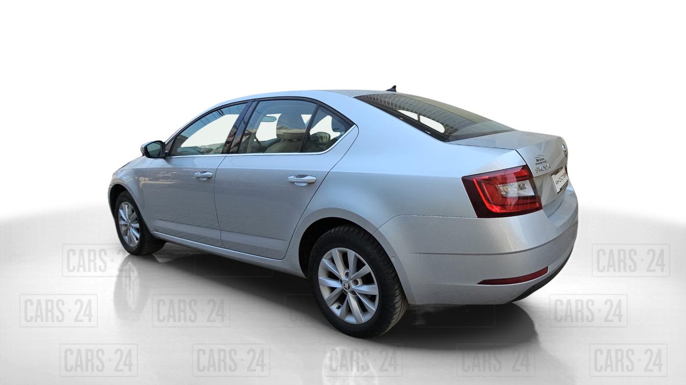 2017 Skoda Octavia 2.0 TDI L&K AT, Diesel, Automatic, 1,13,236 km, Left Back Diagonal