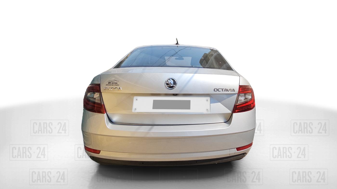 2017 Skoda Octavia 2.0 TDI L&K AT, Diesel, Automatic, 1,13,236 km, Back/Rear