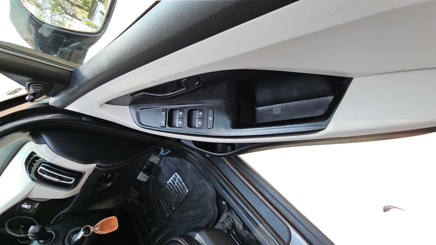 2021 Hyundai Creta E 1.5 DIESEL, Diesel, Manual, 21,610 km, Driver Side Door Panel Controls