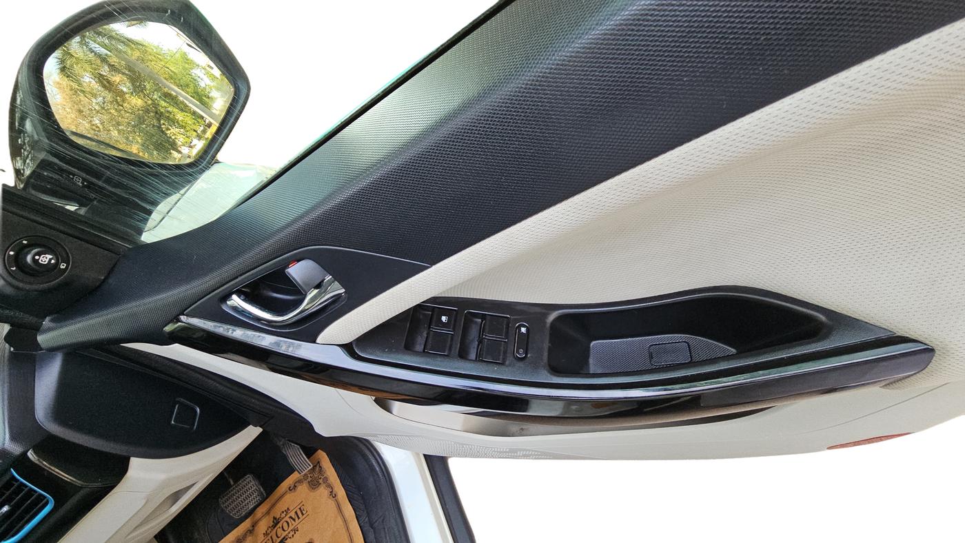 2021 Tata NEXON EV XZ PLUS, Electric, Automatic, 62,342 km, Driver Side Door Panel Controls