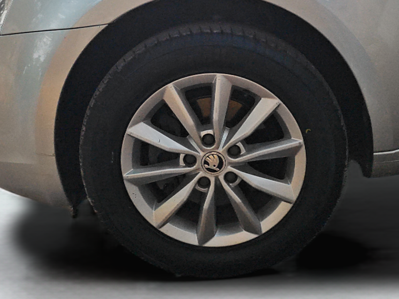 2016 Skoda Octavia 2.0 TDI CR STYLE PLUS AT, Diesel, Automatic, 57,914 km, Left Front Wheel
