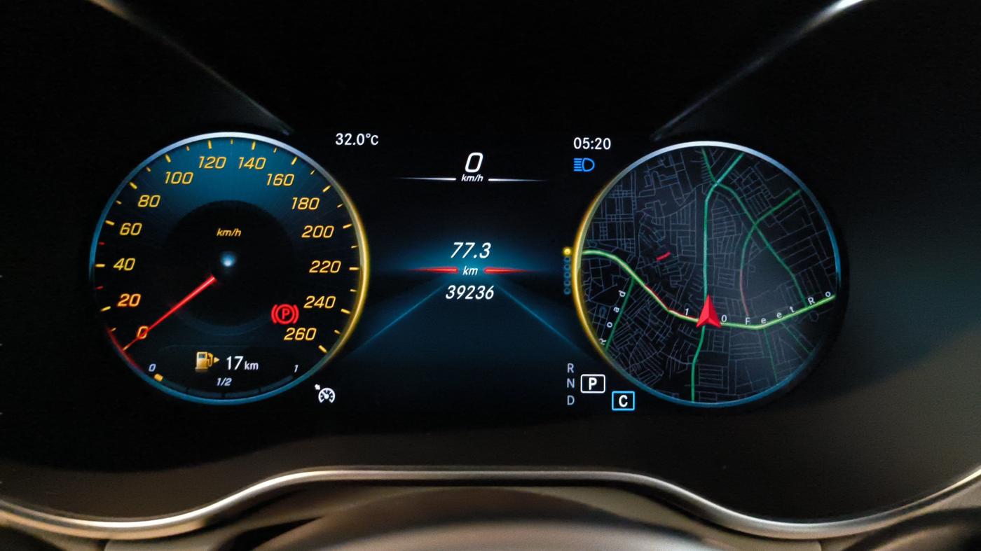 2022 Mercedes Benz GLC CLASS 200 Progressive, Petrol, Automatic, 39,236 km, Odometer Image