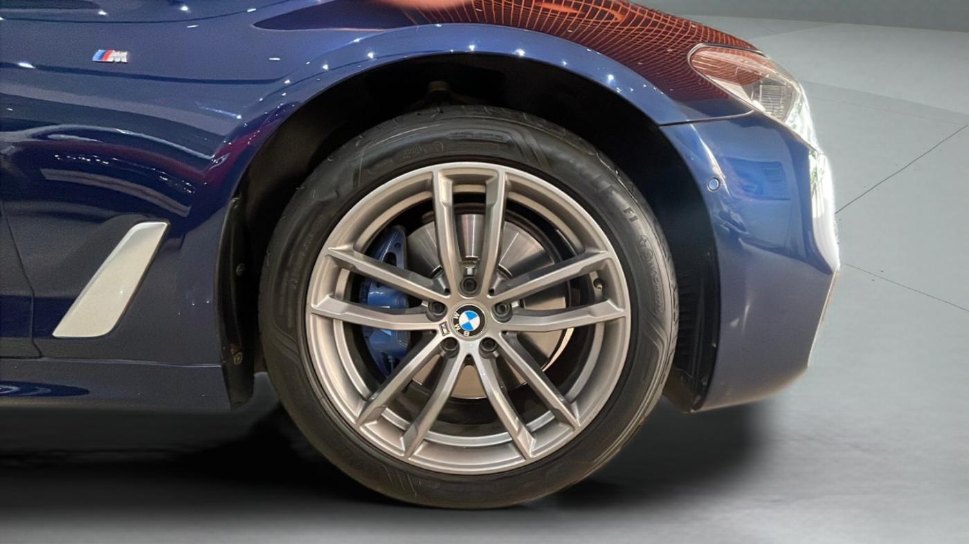 2019 BMW 5 Series 530I M SPORT, Petrol, Automatic, 52,973 km, Right Front Wheel