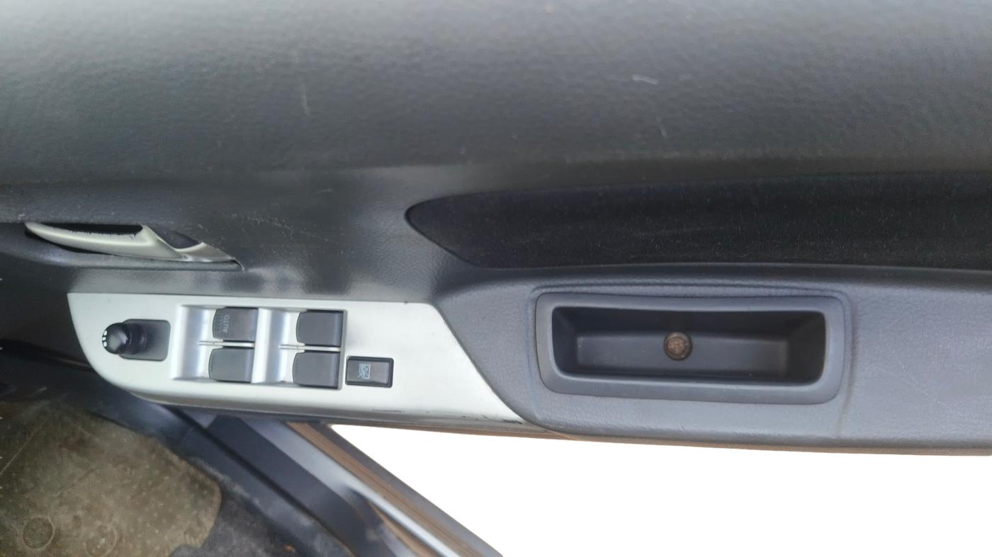 2012 Maruti Wagon R 1.0 VXI, Petrol, Manual, 23,660 km, Driver Side Door Panel Controls