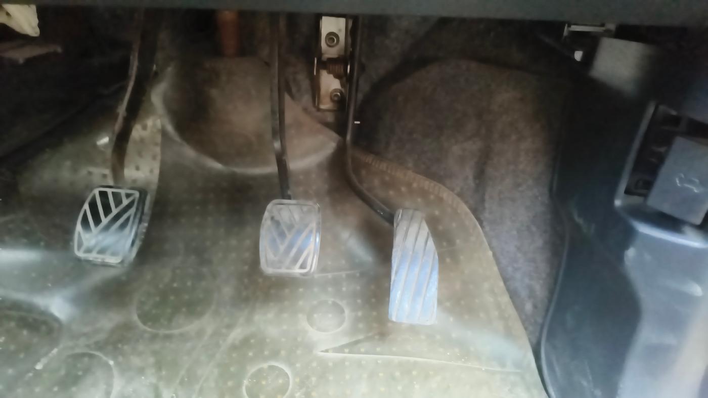 2012 Maruti Wagon R 1.0 VXI, Petrol, Manual, 23,660 km, Pedals