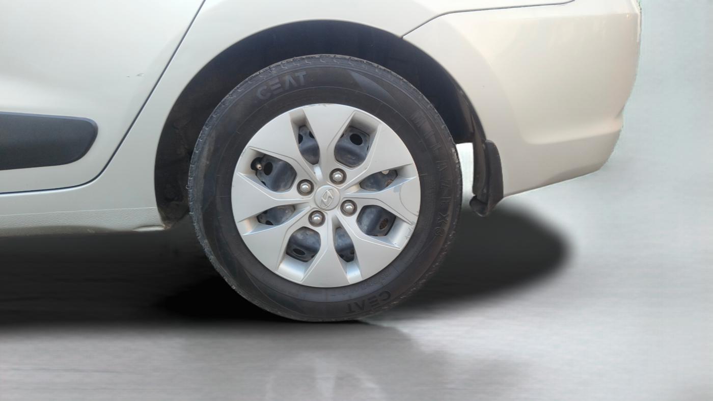 2015 Hyundai Xcent S 1.2, Petrol, Manual, 61,878 km, Left Rear Wheel
