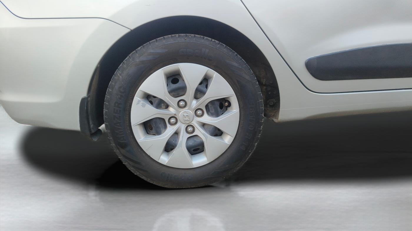 2015 Hyundai Xcent S 1.2, Petrol, Manual, 61,878 km, Right Rear Wheel