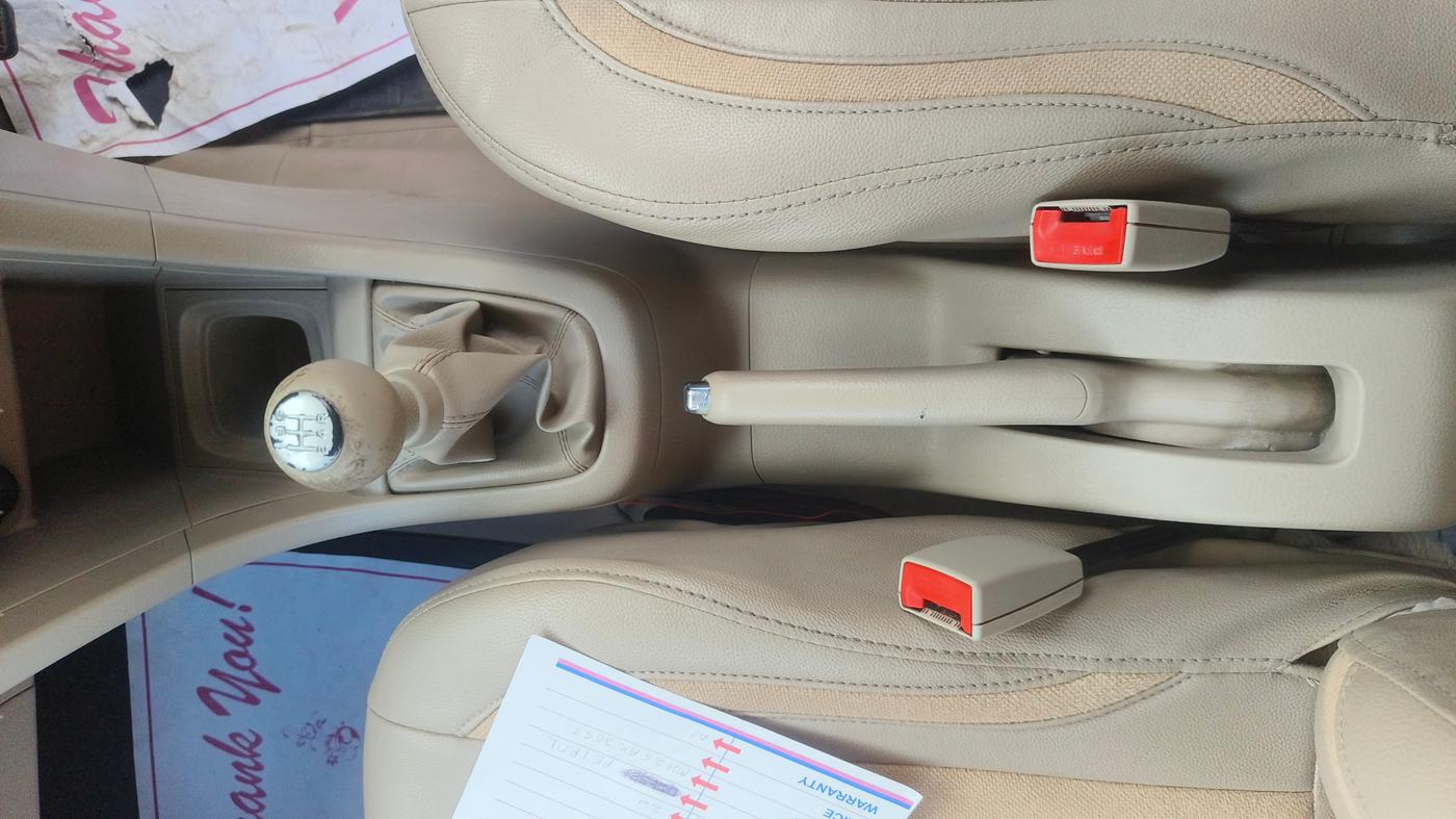 2015 Maruti Swift Dzire VXI, Petrol, Manual, 92,498 km, Gear Lever