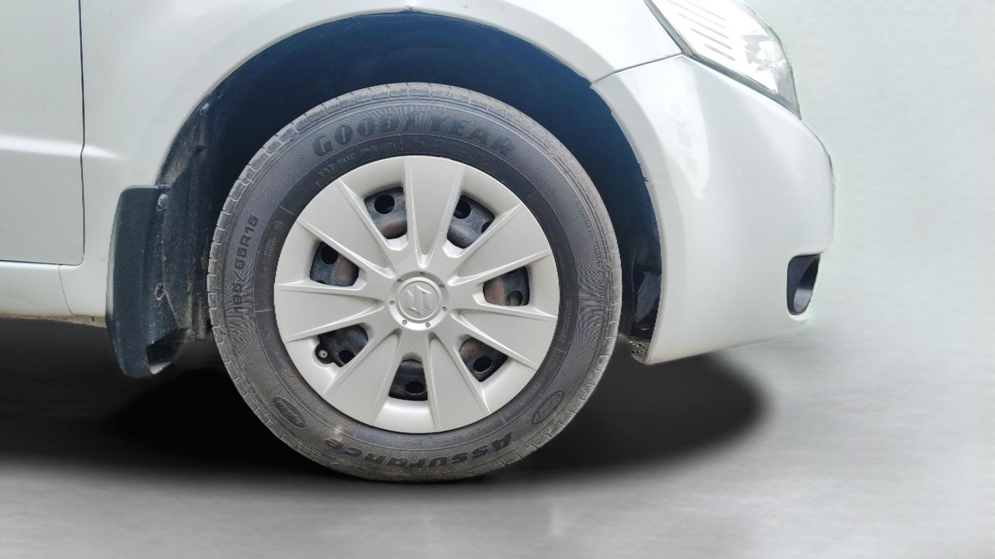 2013 Maruti SX4 VDI, Diesel, Manual, 1,13,124 km, Right Front Wheel