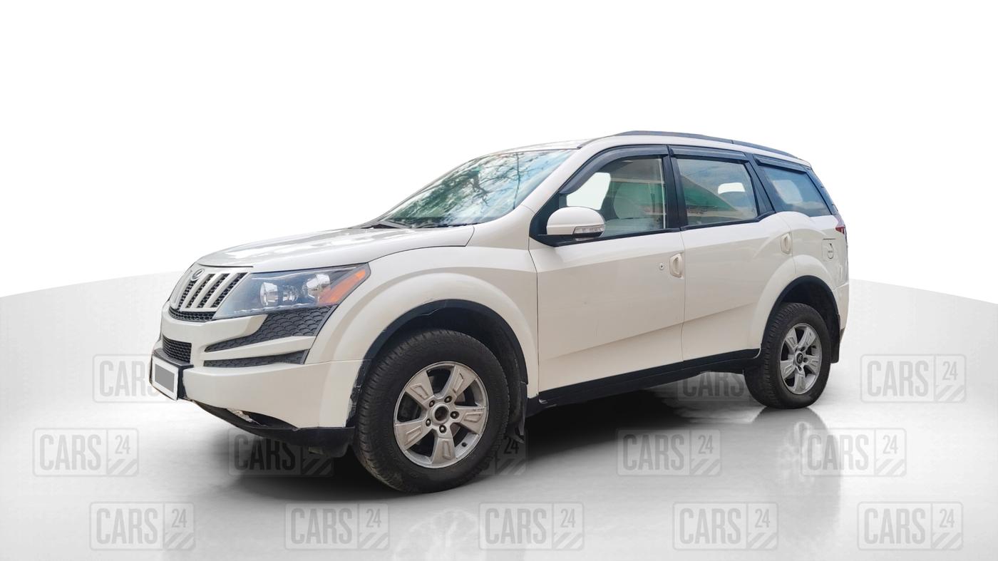 2012 Mahindra XUV500 W8, Diesel, Manual, 3,20,935 km, Left Front Diagonal