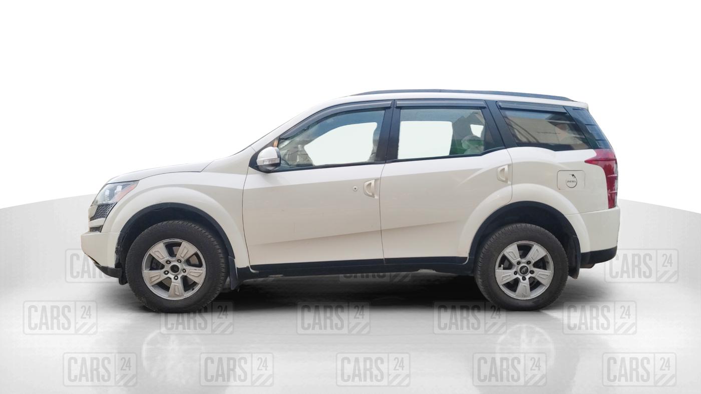 2012 Mahindra XUV500 W8, Diesel, Manual, 3,20,935 km, Left Side