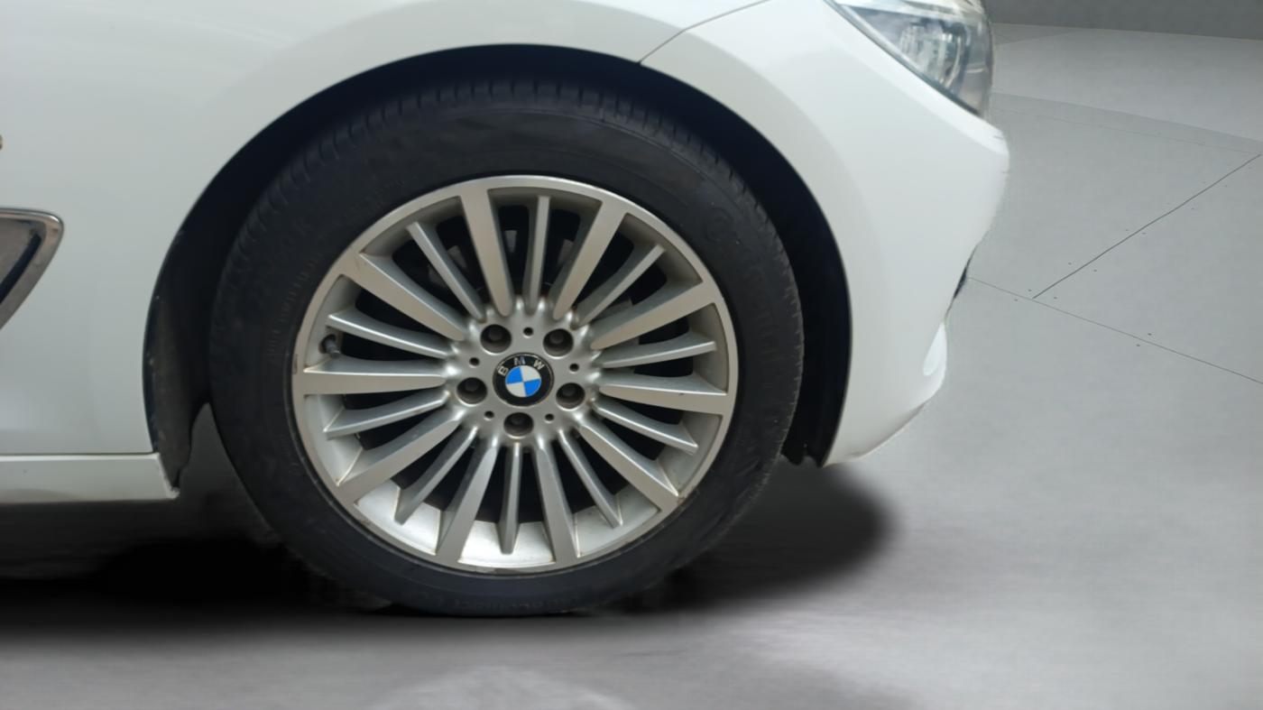 2016 BMW 3 Series  GT 320d Luxury Line, Diesel, Automatic, 68,271 km, Right Front Wheel