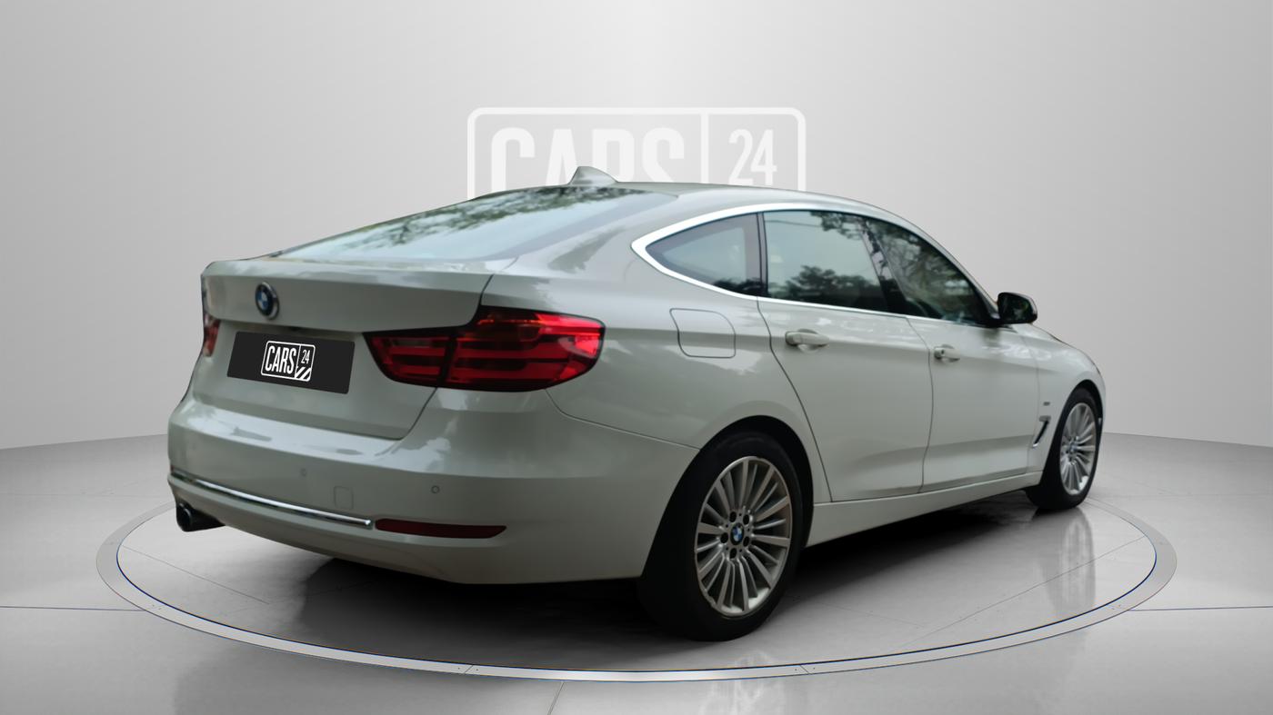 2016 BMW 3 Series  GT 320d Luxury Line, Diesel, Automatic, 68,271 km, Right Back Diagonal