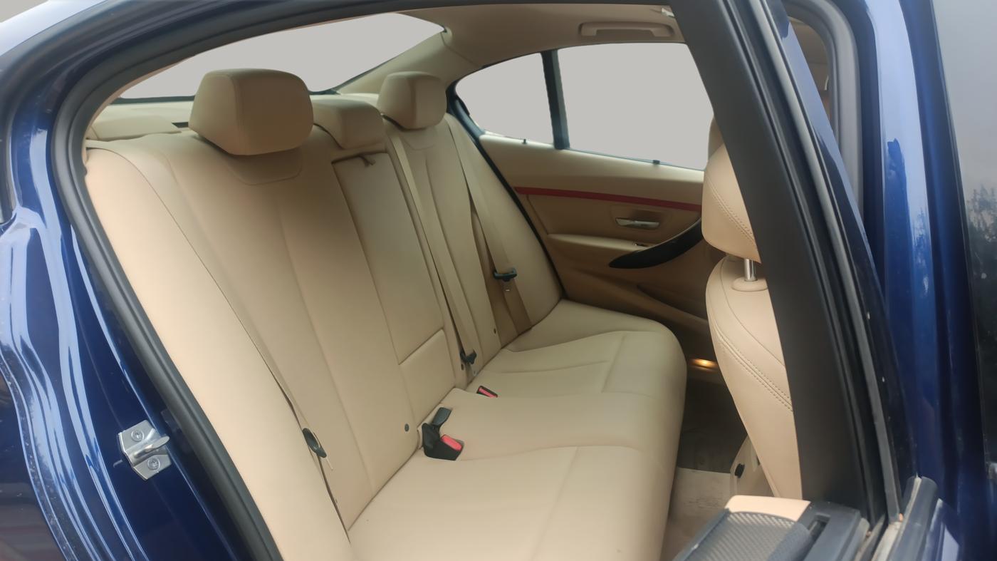 2018 BMW 3 Series 320d Sport Line, Diesel, Automatic, 65,893 km, Right Side Rear Door Cabin