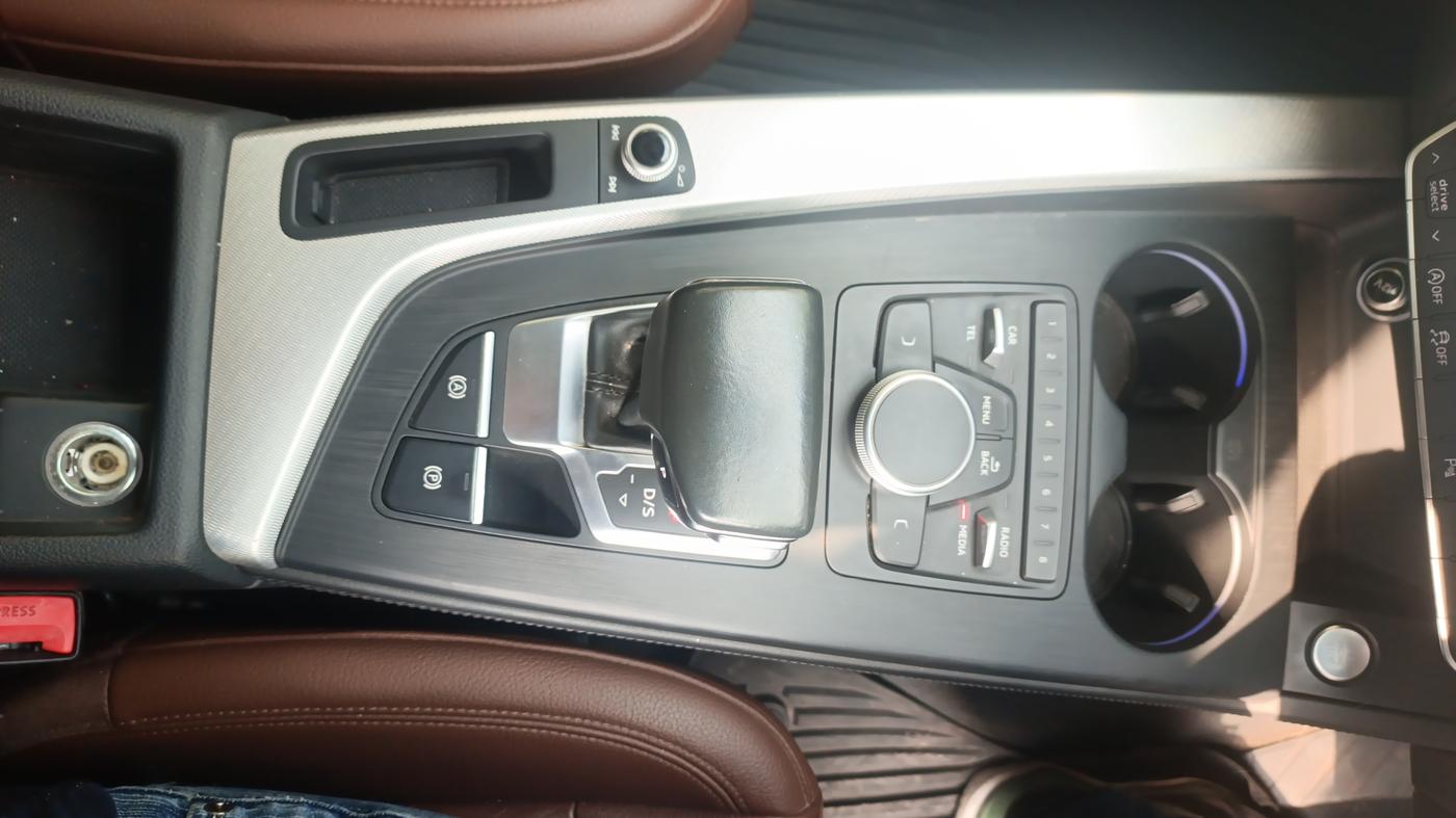 2019 Audi A4 35 TFSI S LINE PREMIUM PLUS , Petrol, Automatic, 81,516 km, Gear Lever