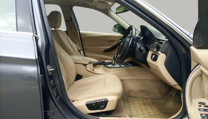 2013 BMW 3 Series 320D LUXURYLINE, Diesel, Automatic, 88,243 km, Right Side Front Door Cabin