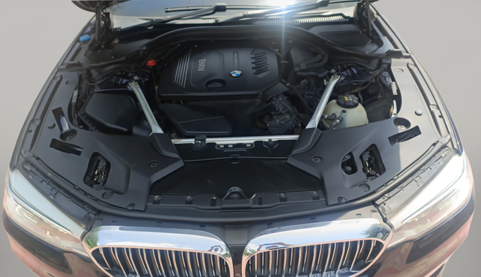 2018 BMW 5 Series 520D LUXURY LINE, Diesel, Automatic, 62,000 km, Open Bonnet