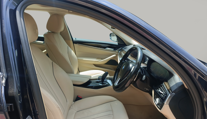 2018 BMW 5 Series 520D LUXURY LINE, Diesel, Automatic, 62,000 km, Right Side Front Door Cabin