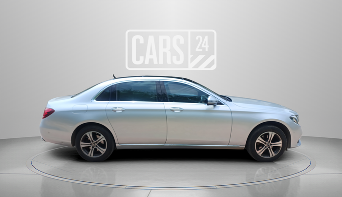 2018 Mercedes Benz E Class E 200 AVANTGARDE, Petrol, Automatic, 62,000 km, Right Side View