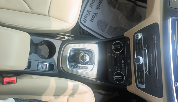 2018 Audi Q3 35 TDI Quattro, Diesel, Automatic, 35,000 km, Gear Lever