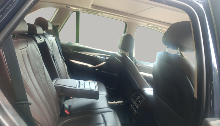 2018 BMW X5 XDRIVE30D DESIGN PURE 7 STR, Diesel, Automatic, 39,000 km, Right Side Rear Door Cabin