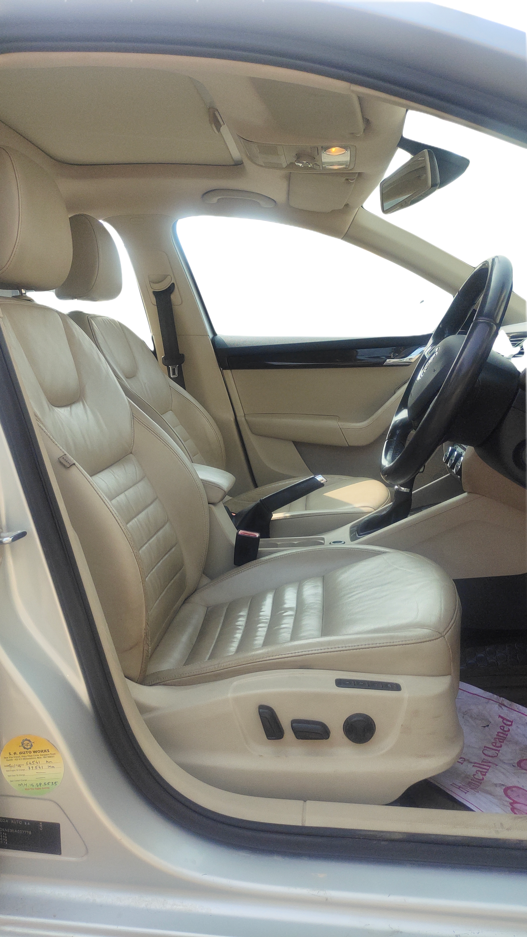 2014 Skoda Octavia ELEGANCE 1.8 TSI AT, Petrol, Automatic, 76,000 km, Right Side Front Door Cabin
