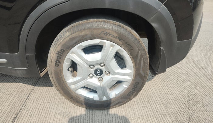 2021 KIA SONET HTX 1.5, Diesel, Manual, 39,800 km, Left Rear Wheel
