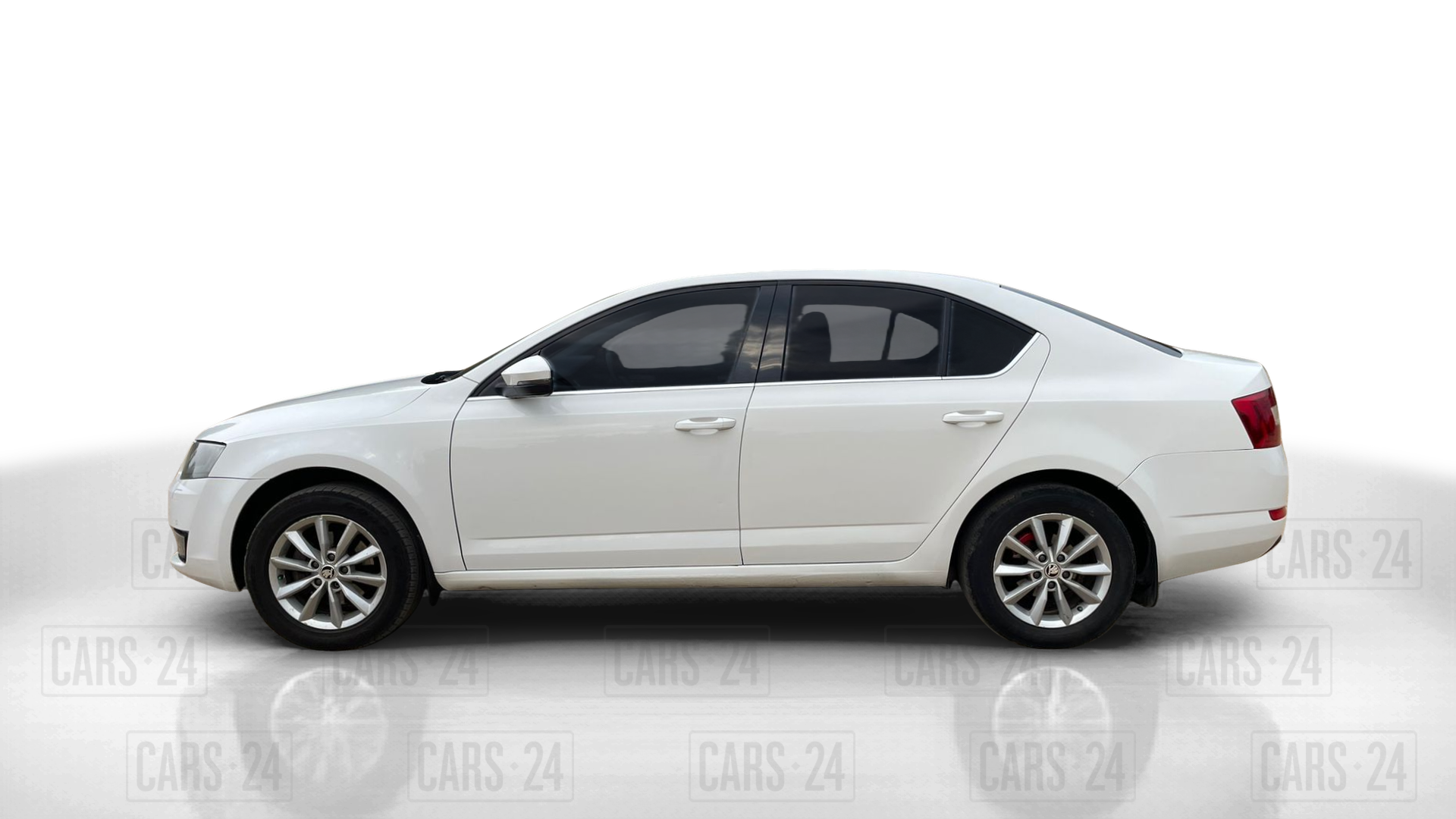 2015 Skoda Octavia ELEGANCE 2.0 TDI AT, Diesel, Automatic, 1,00,008 km, Left Side