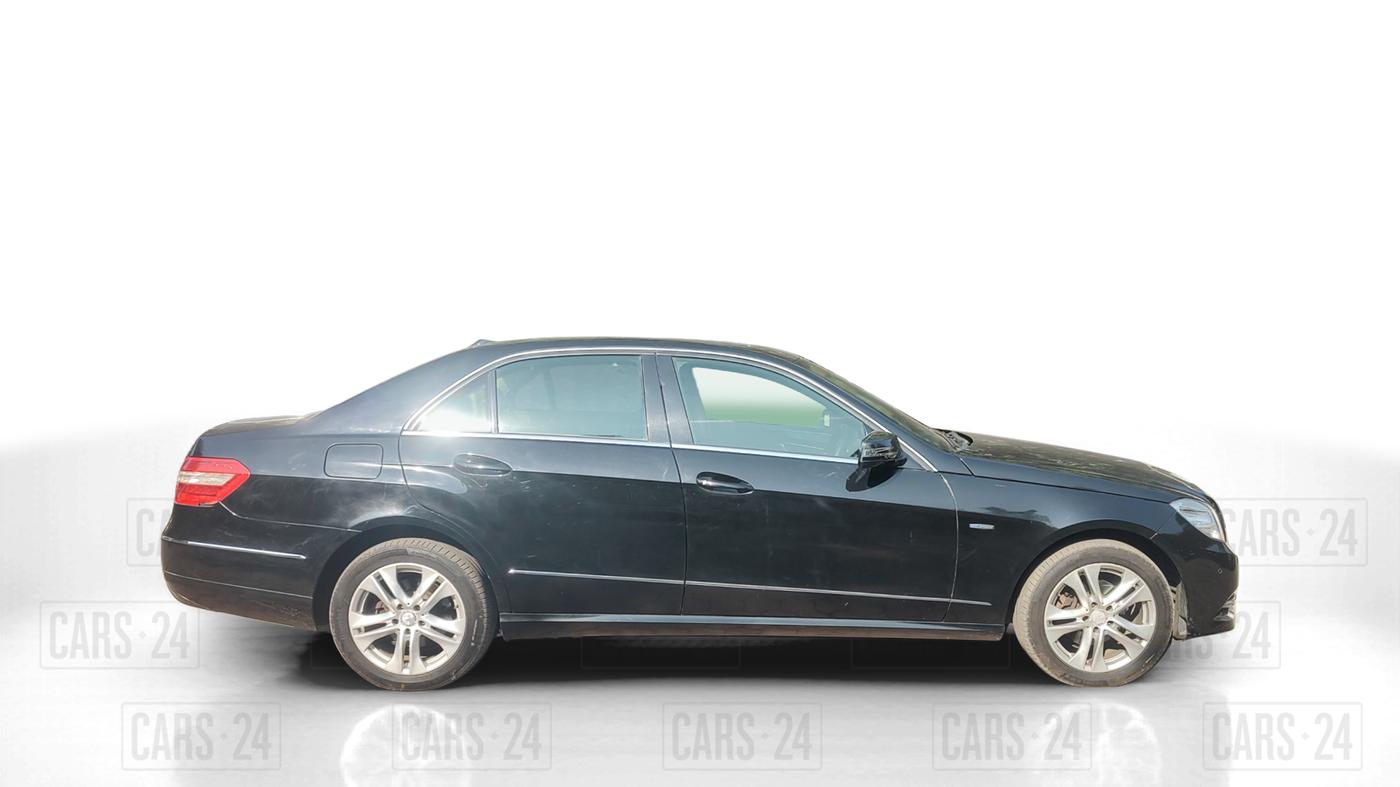 2012 Mercedes Benz E Class E 220 CDI avantgarde, Diesel, Automatic, 1,26,000 km, Right Side View