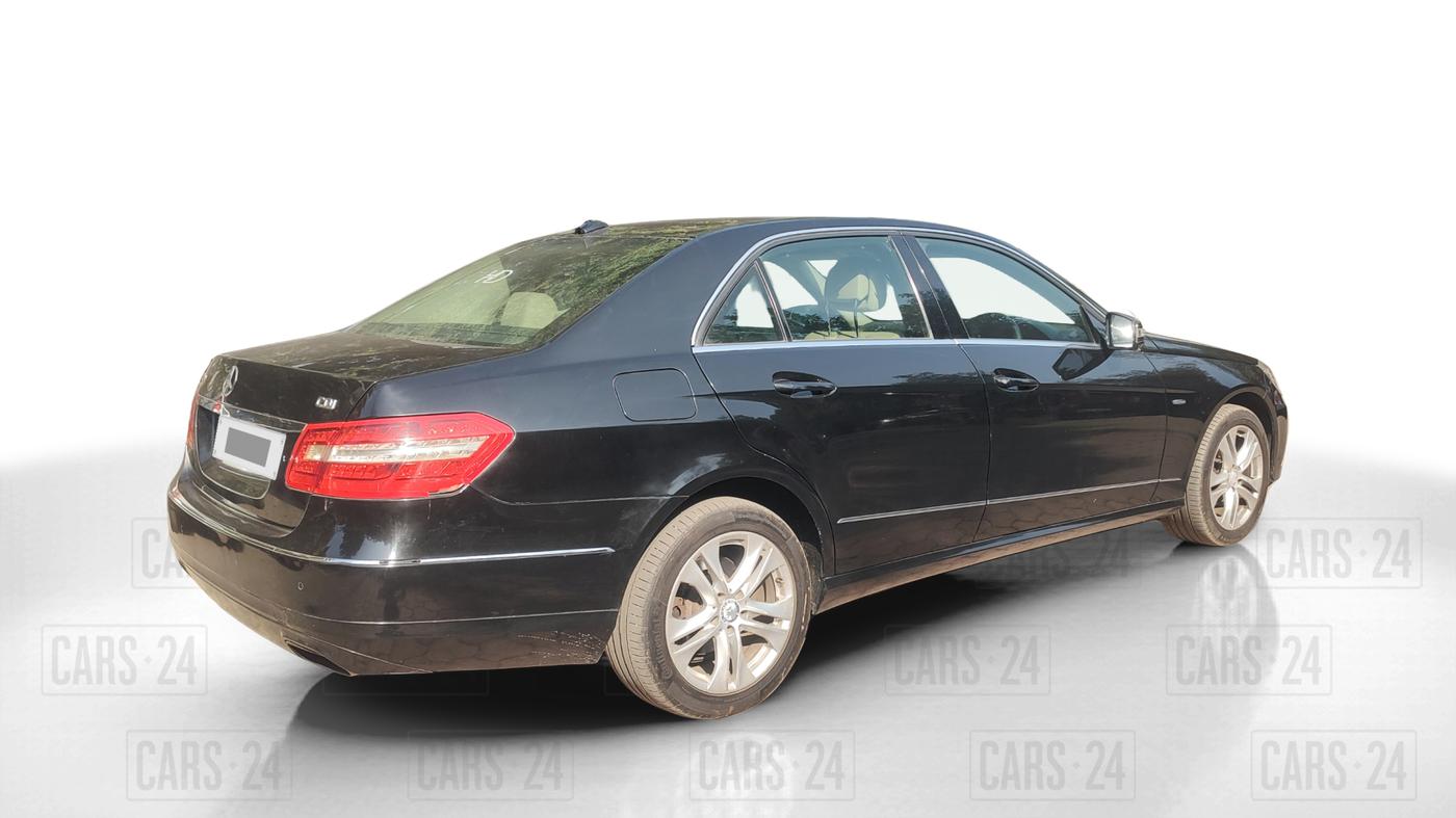2012 Mercedes Benz E Class E 220 CDI avantgarde, Diesel, Automatic, 1,26,000 km, Right Back Diagonal