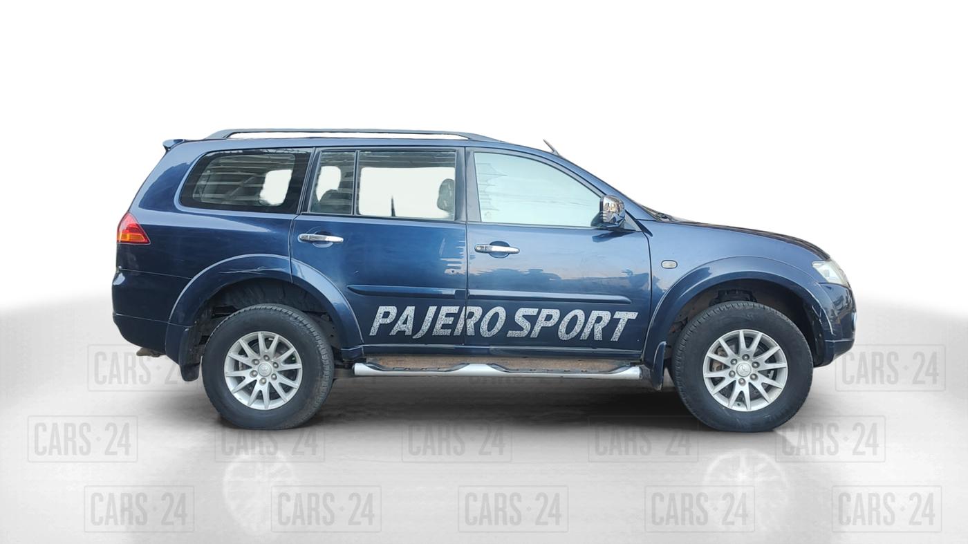 2014 Mitsubishi Pajero Sport 2.5 MT 4X4, Diesel, Manual, 97,000 km, Right Side View