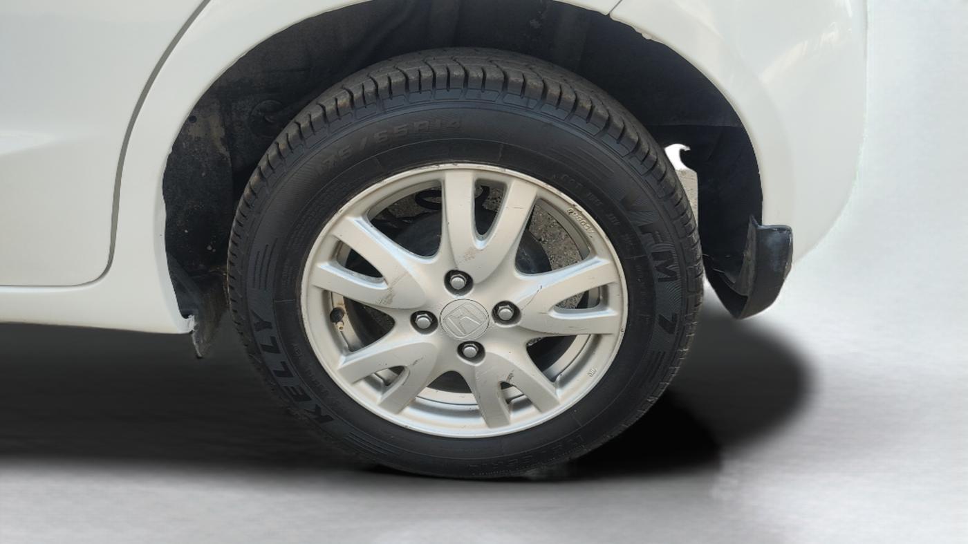 2014 Honda Brio VX AT, Petrol, Automatic, 52,136 km, Left Rear Wheel