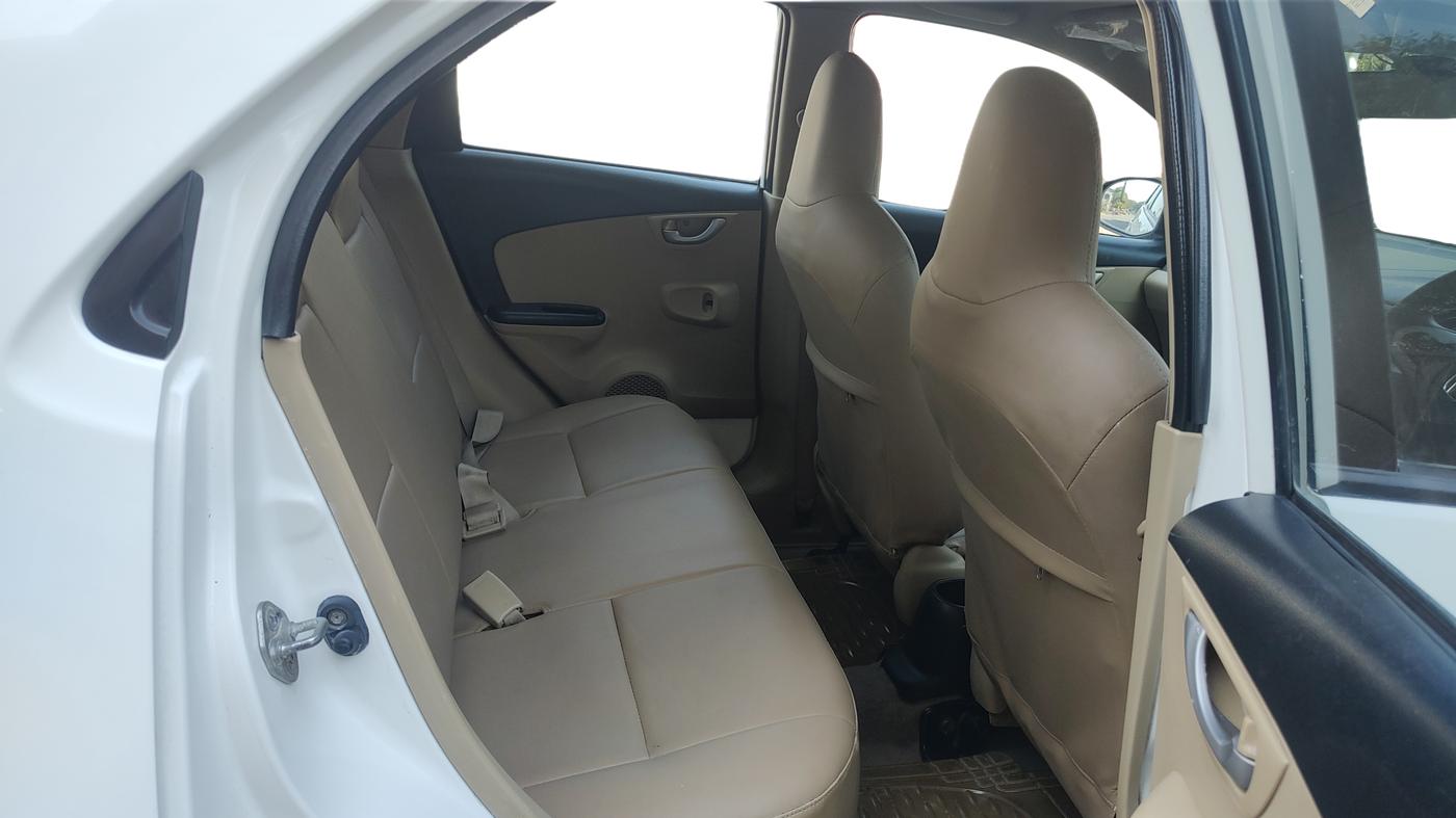 2014 Honda Brio VX AT, Petrol, Automatic, 52,136 km, Right Side Rear Door Cabin