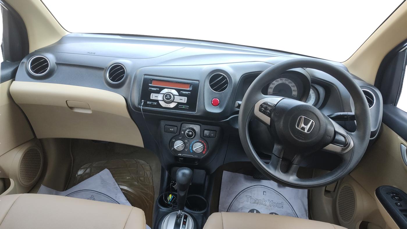 2014 Honda Brio VX AT, Petrol, Automatic, 52,136 km, Dashboard