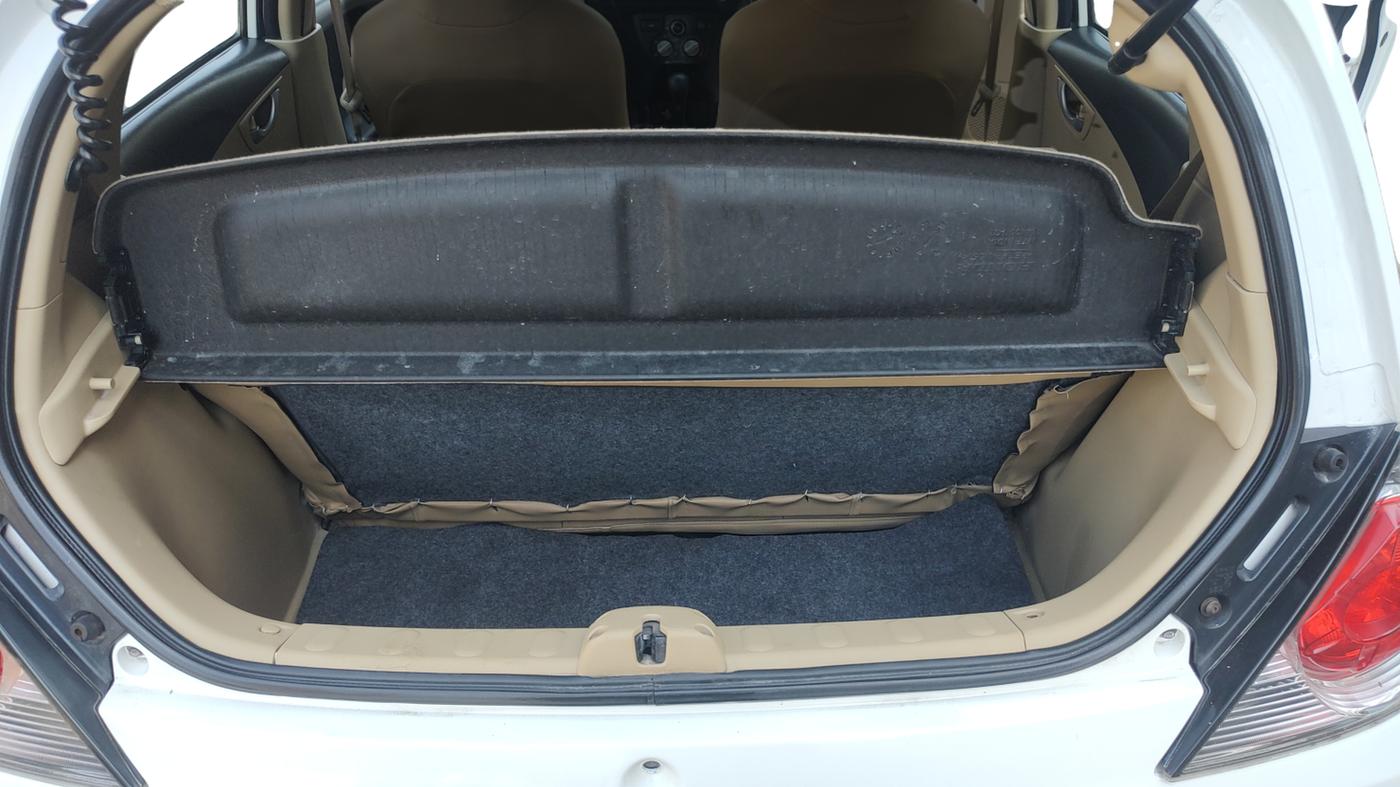 2014 Honda Brio VX AT, Petrol, Automatic, 52,136 km, Boot Inside