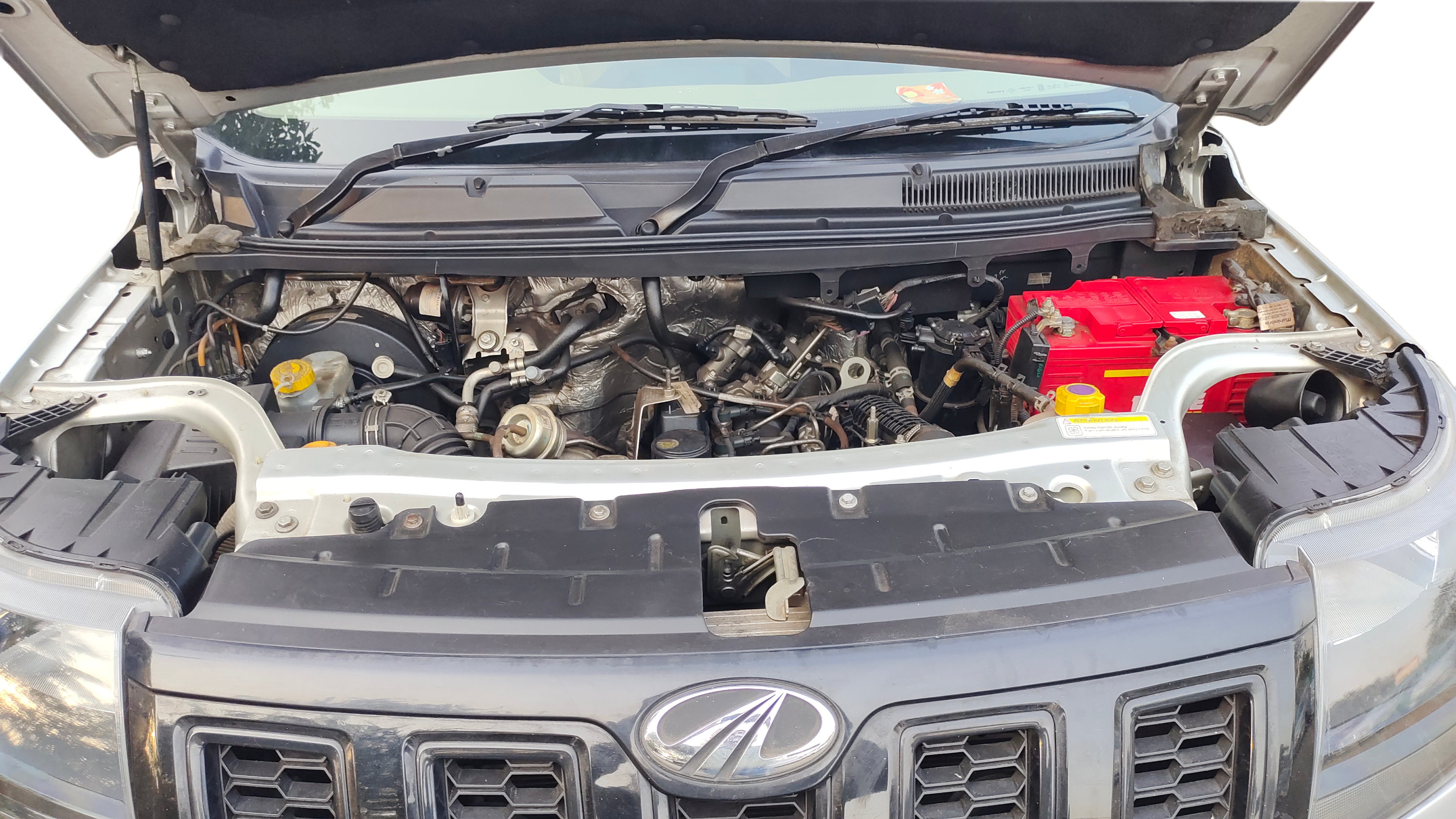 2019 Mahindra TUV300 T4 PLUS, Diesel, Manual, 75,089 km, Open Bonnet