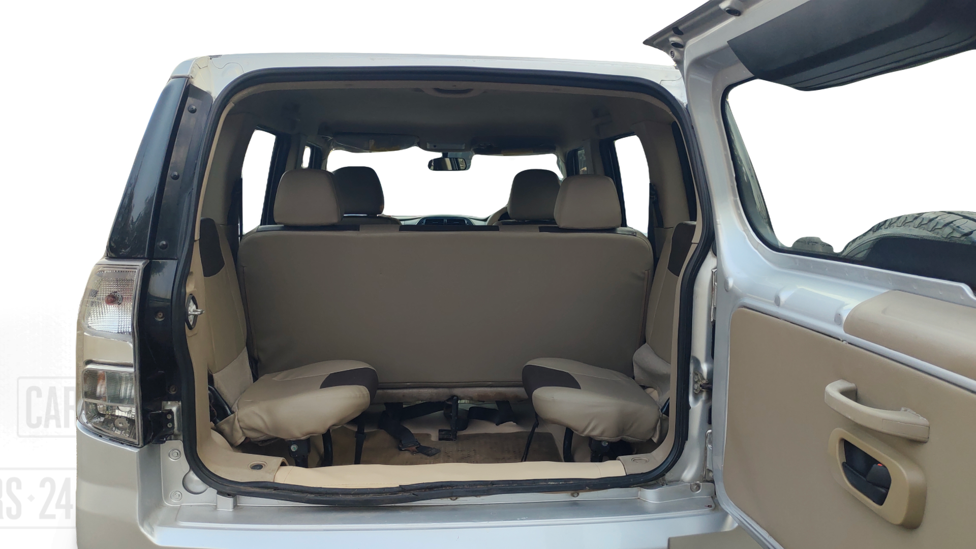 2019 Mahindra TUV300 T4 PLUS, Diesel, Manual, 75,089 km, Boot Inside