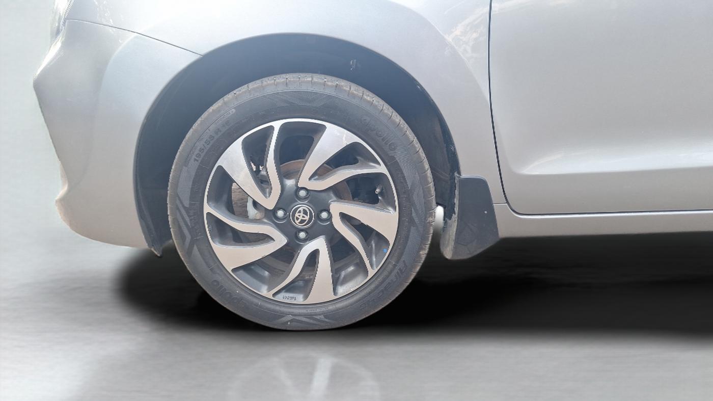 2021 Toyota Glanza G, Petrol, Manual, 31,851 km, Left Front Wheel