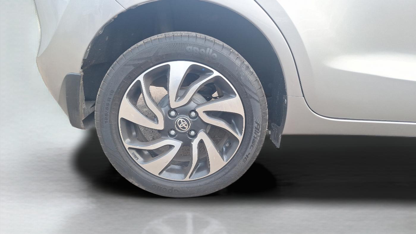 2021 Toyota Glanza G, Petrol, Manual, 31,851 km, Right Rear Wheel