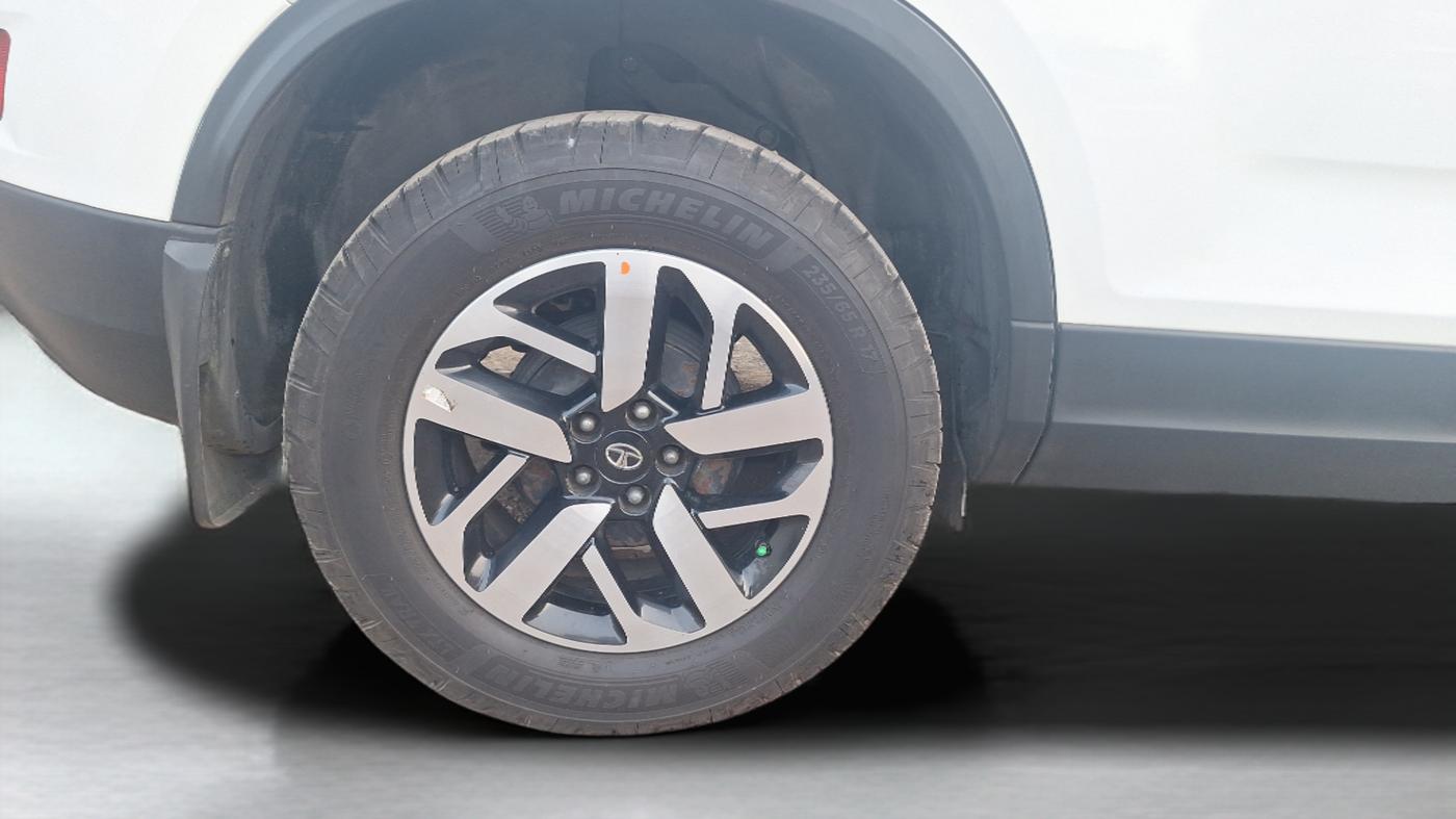 2021 Tata Harrier XZA PLUS 2.0L KAZIRANGA, Diesel, Automatic, 68,625 km, Right Rear Wheel