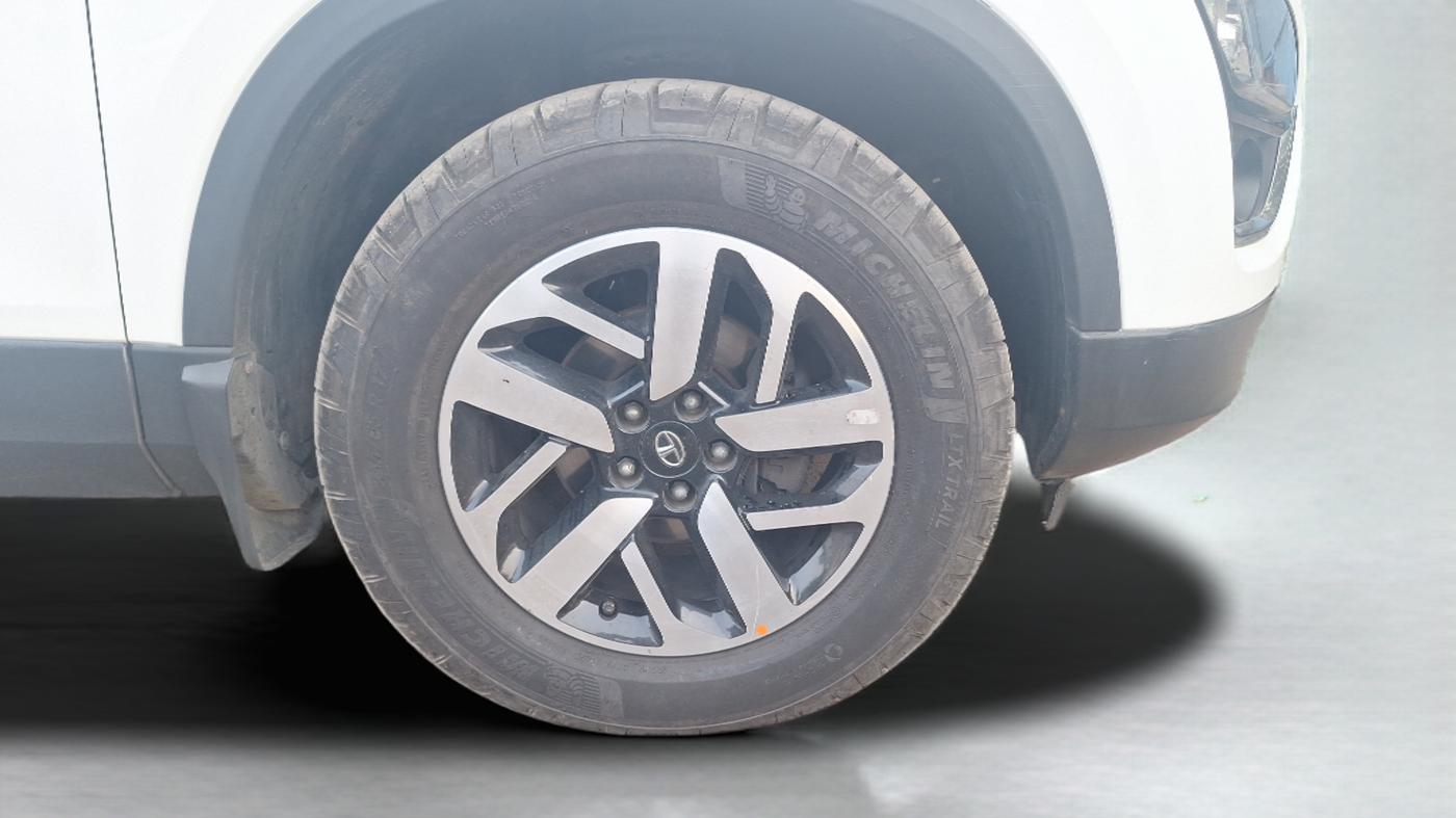 2021 Tata Harrier XZA PLUS 2.0L KAZIRANGA, Diesel, Automatic, 68,625 km, Right Front Wheel