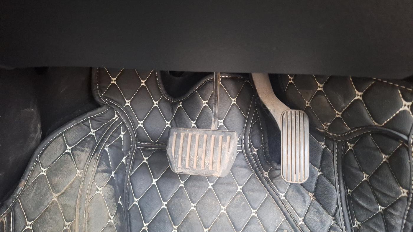 2021 Tata Harrier XZA PLUS 2.0L KAZIRANGA, Diesel, Automatic, 68,625 km, Pedals