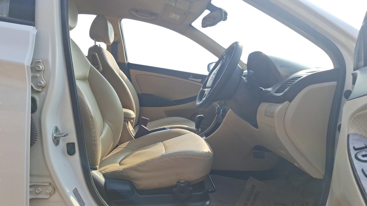 2016 Hyundai Verna FLUIDIC 1.6 CRDI SX AT 4S, Diesel, Automatic, 53,565 km, Right Side Front Door Cabin