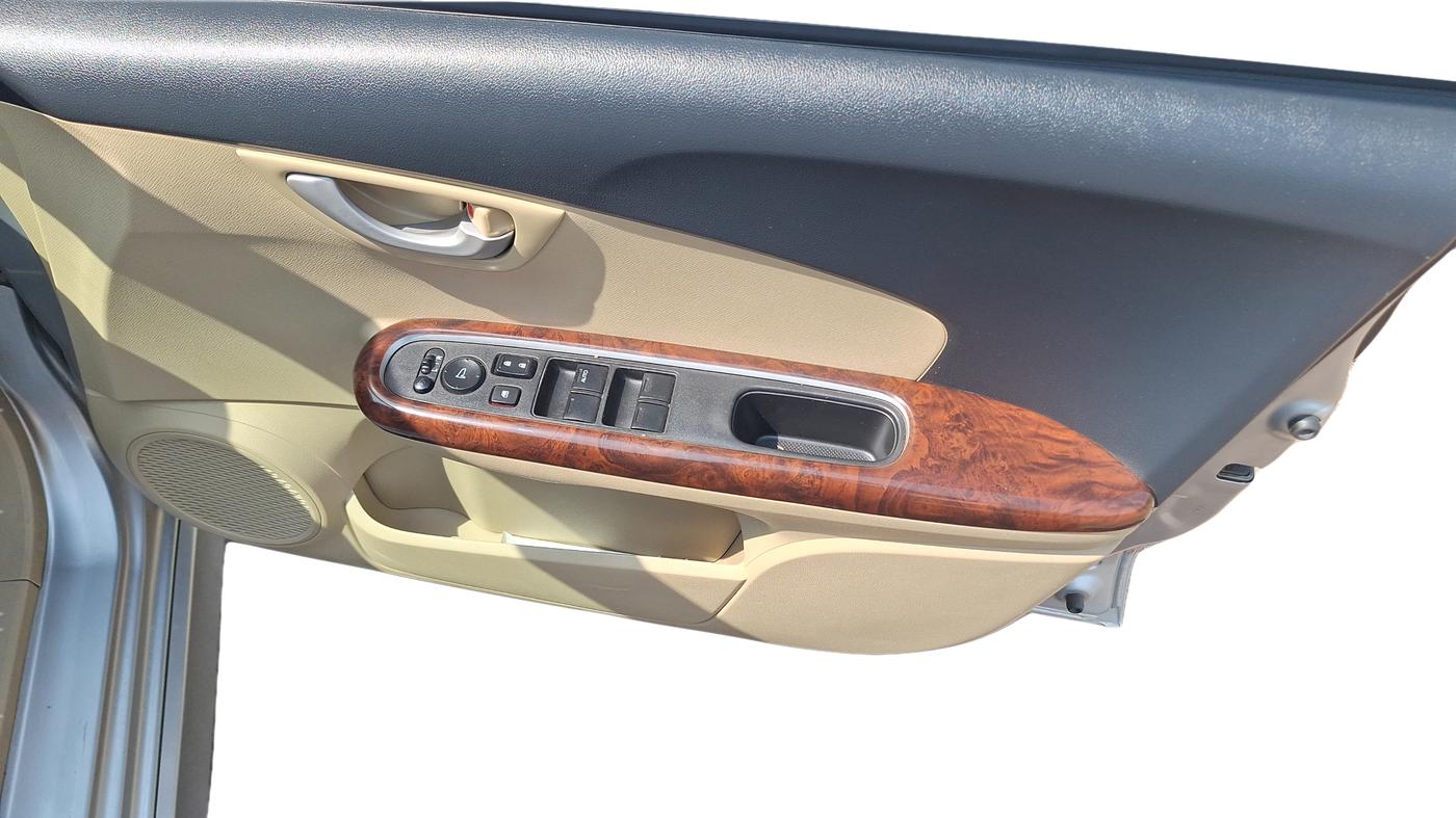 2014 Honda Mobilio 1.5L I-DTEC RS(O), Diesel, Manual, 72,465 km, Driver Side Door Panel Controls